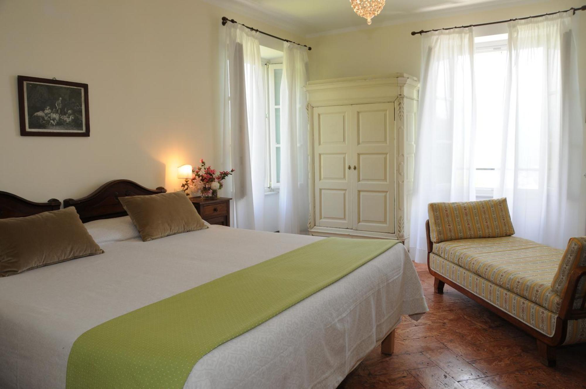 Corti Lakeview Bed & Breakfast Como